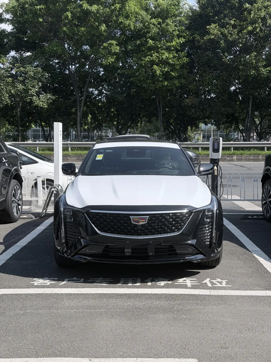 一口价17.99万，也有店报裸车15万：我把CT5的8月多地行情对齐了，值得记的只有三个数