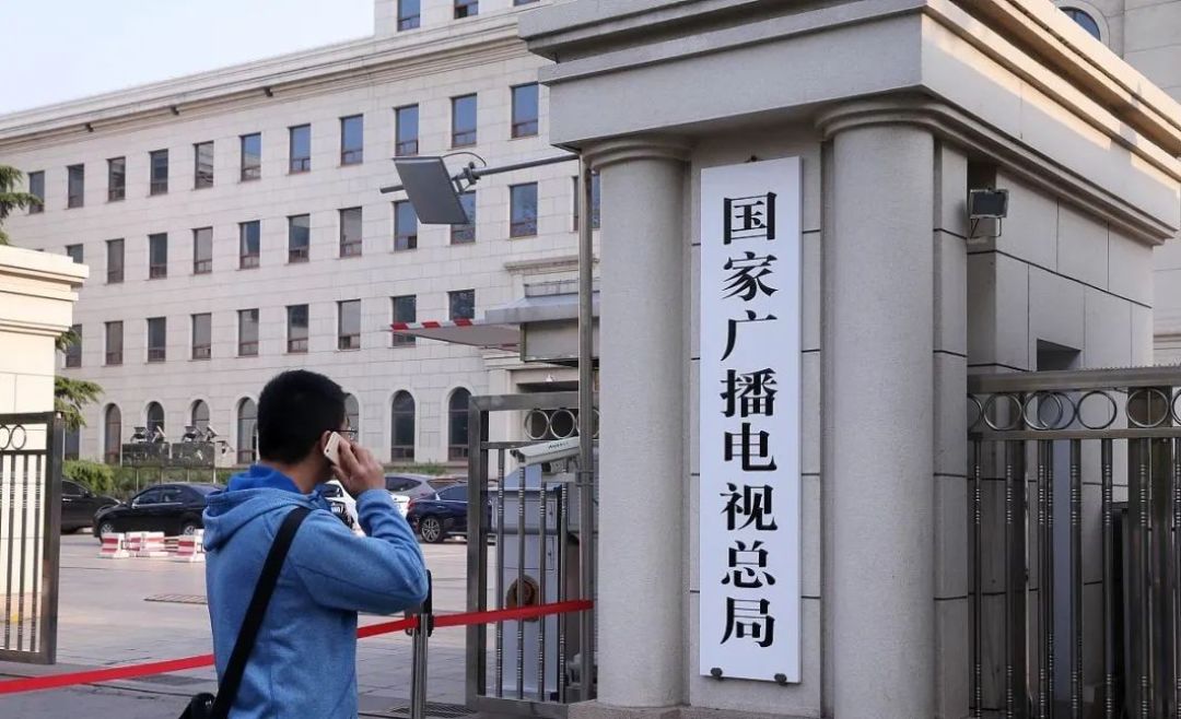急着囤广电卡,又怕它哪天消失?我把第四运营商的家底翻出来了:倒闭是伪命题,低价是限时供应
