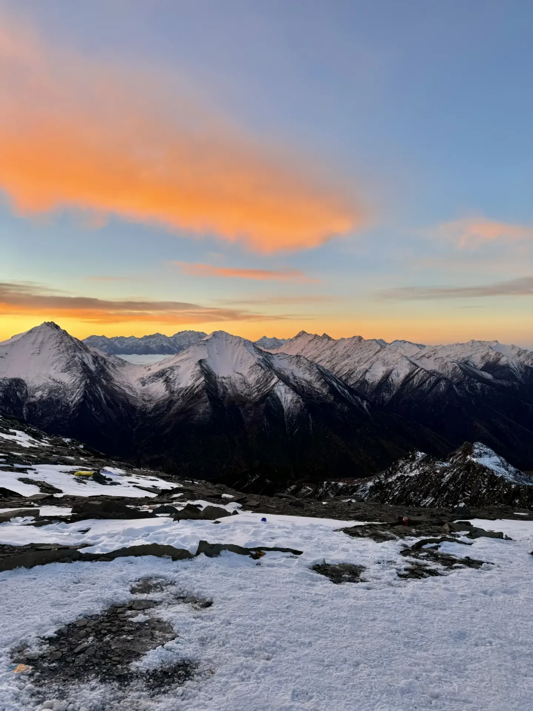 有人2700块没挨冻，有人6500块还得加羽绒：对完4份“第一座雪山”真实账单，才搞懂保暖的钱该按什么顺序花