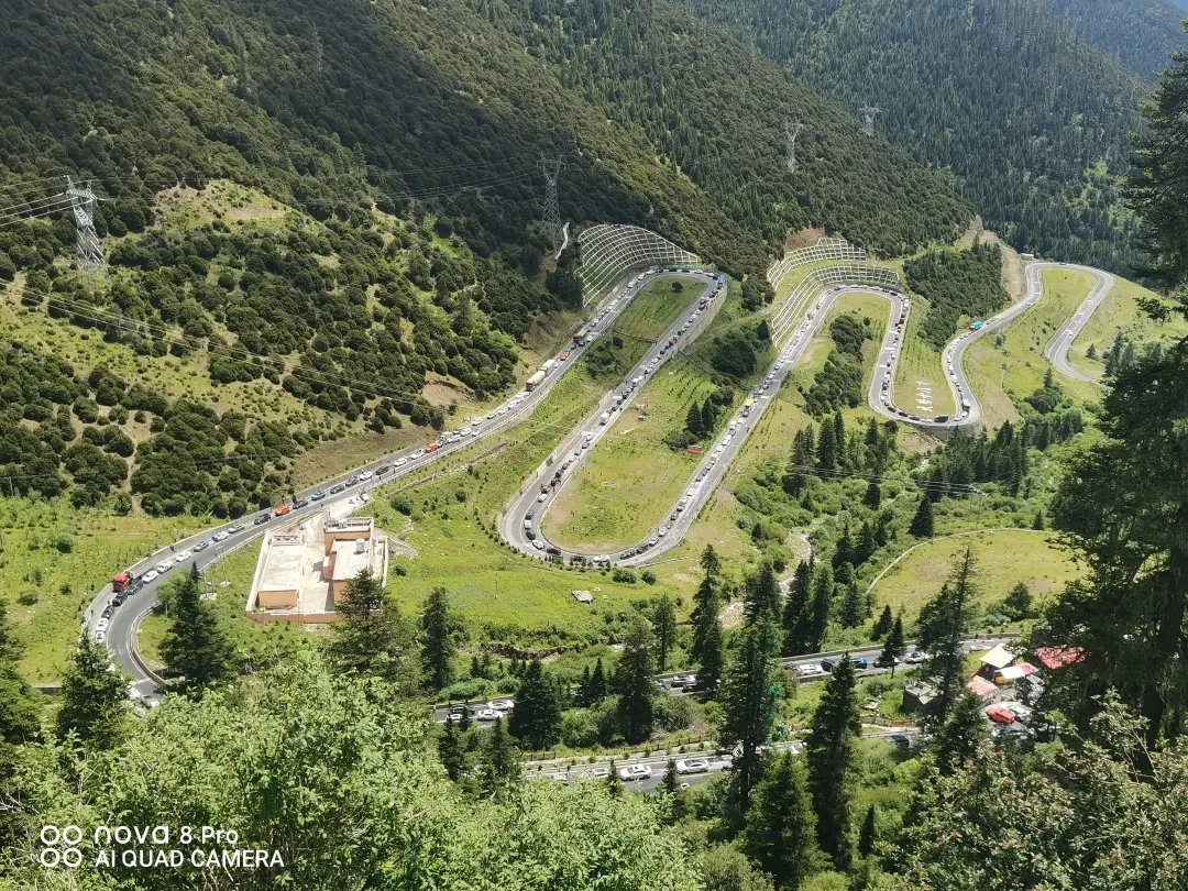 折多山10公里堵2小时,雅江到理塘3小时挪6公里:翻完这周318现场记录,摩旅进藏前先看这篇