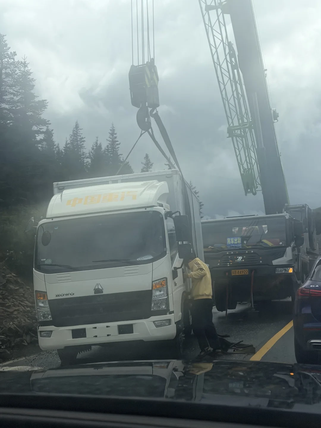 折多山10公里堵2小时,雅江到理塘3小时挪6公里:翻完这周318现场记录,摩旅进藏前先看这篇