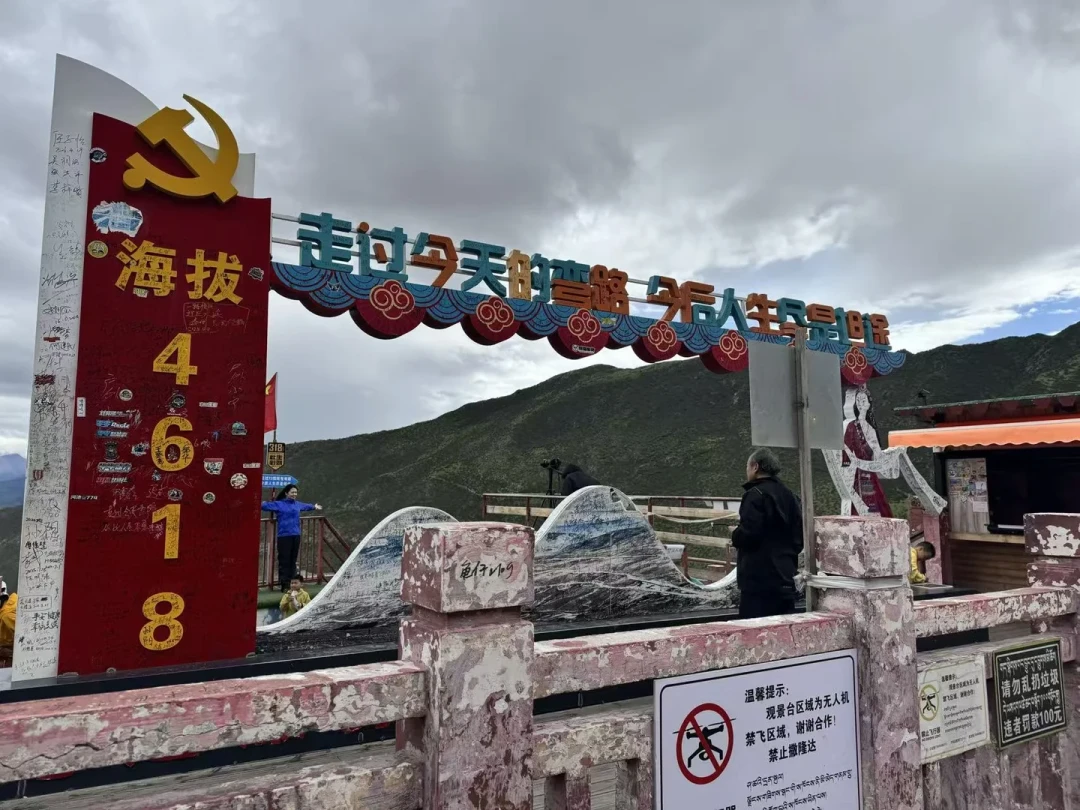 折多山10公里堵2小时,雅江到理塘3小时挪6公里:翻完这周318现场记录,摩旅进藏前先看这篇