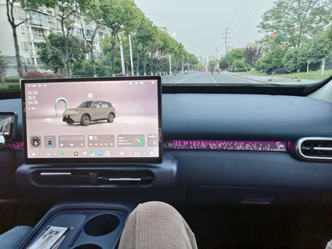 零跑A10七月卖出26424台、把Model Y挤下SUV销冠:销量背后四件事没人告诉你