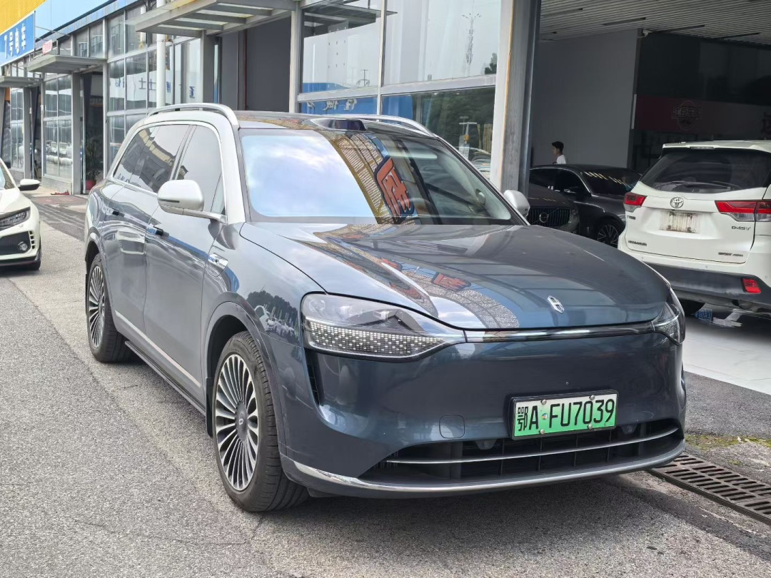 问界M9落地60万,两年后只值32万?别急着喊