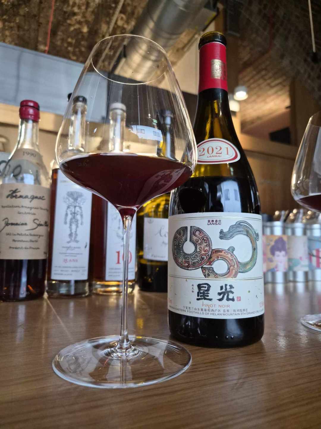 进口自然酒失宠时,这5家中国酒庄正在悄悄接管餐桌