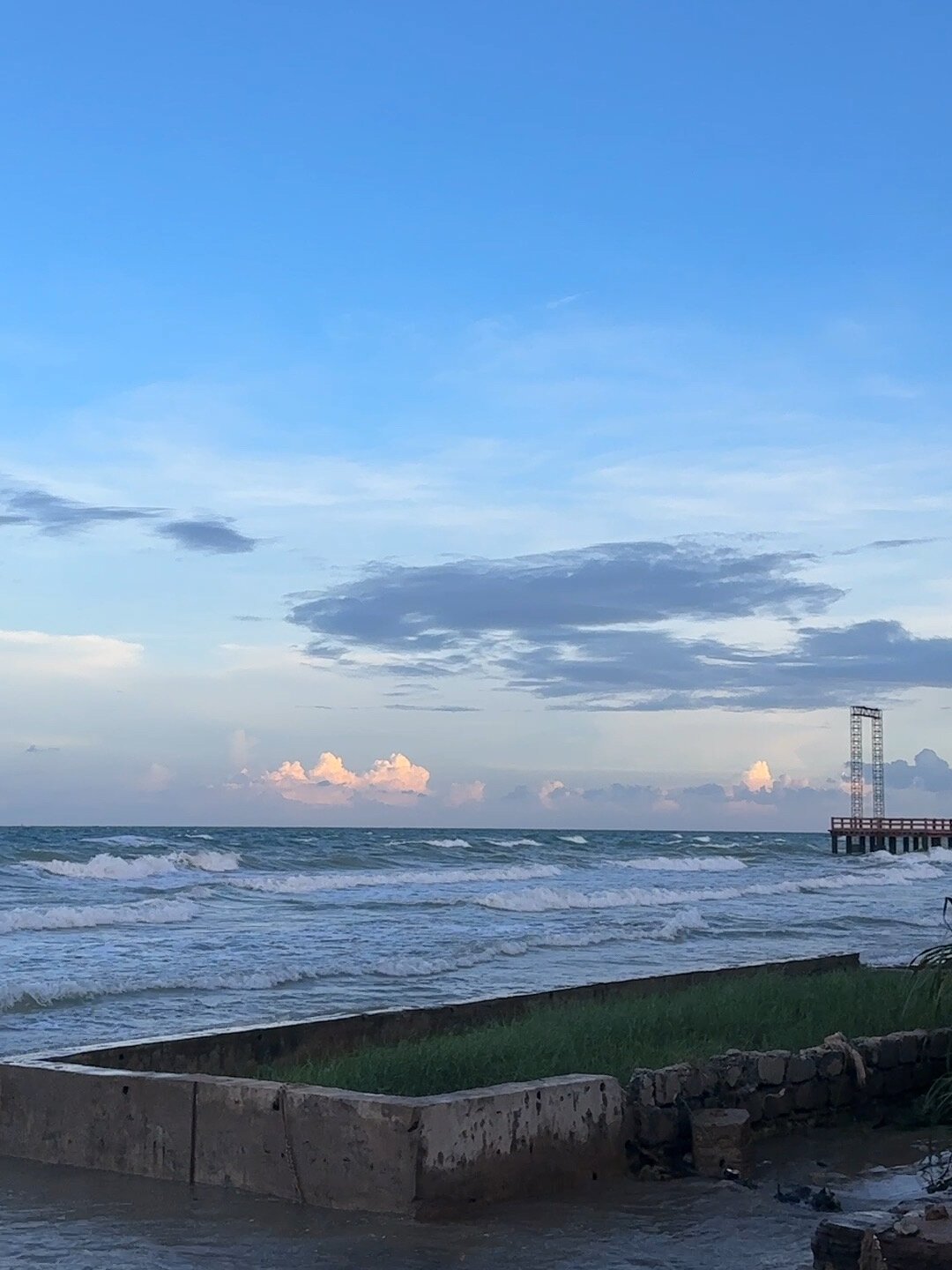 海岛旅居最怕的不是台风，而是“全线停航”：今夏的真实困岛案例，和给上岛人的三道防线