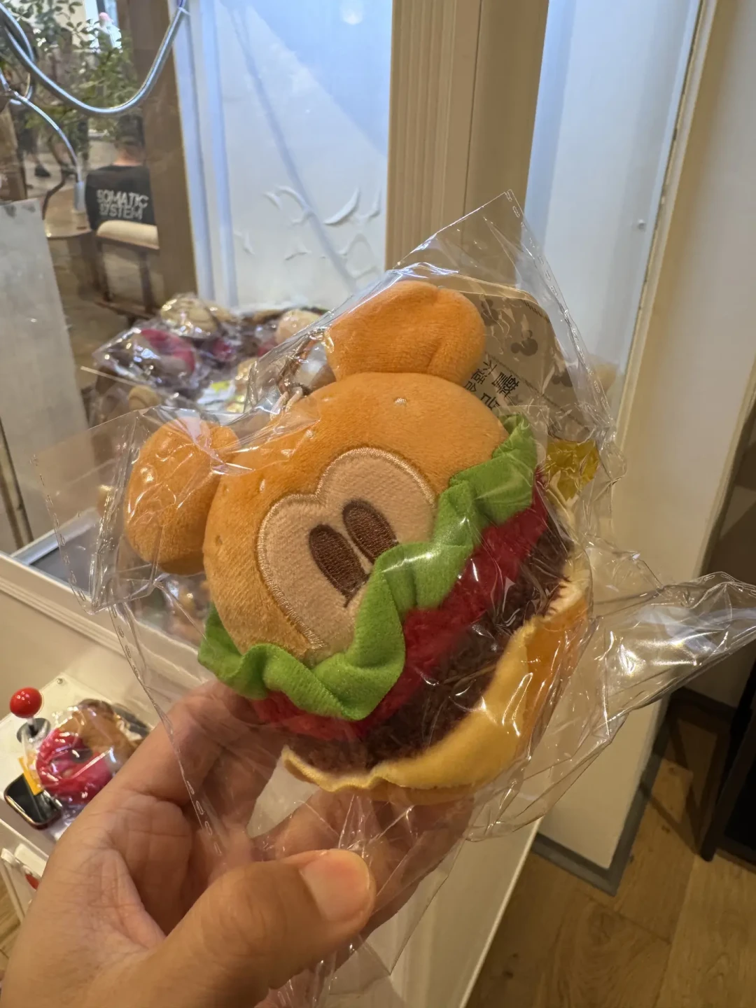 花338元,送正版迪士尼玩偶?H&M×米奇9天买赠,规则、坑和适合谁先看清
