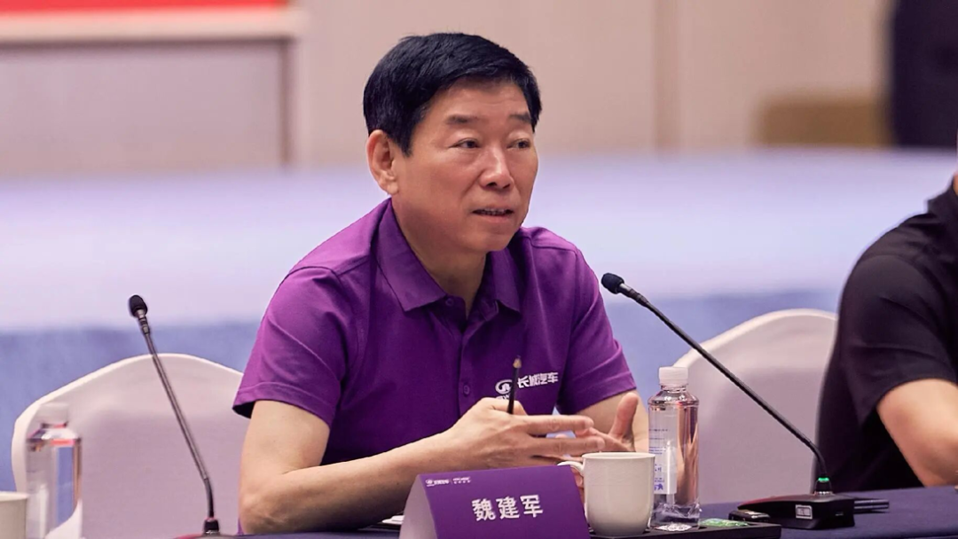李书福交棒、王传福卸职,62岁的魏建军走了条反路:对买长城车的人意味着什么?