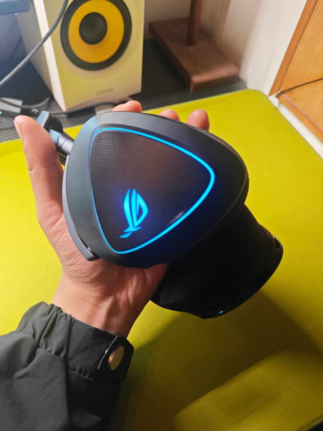“7.1”多是虚拟的,蓝牙还扛不住FPS:开学季游戏耳机最容易买错的三件事,看懂再掏钱