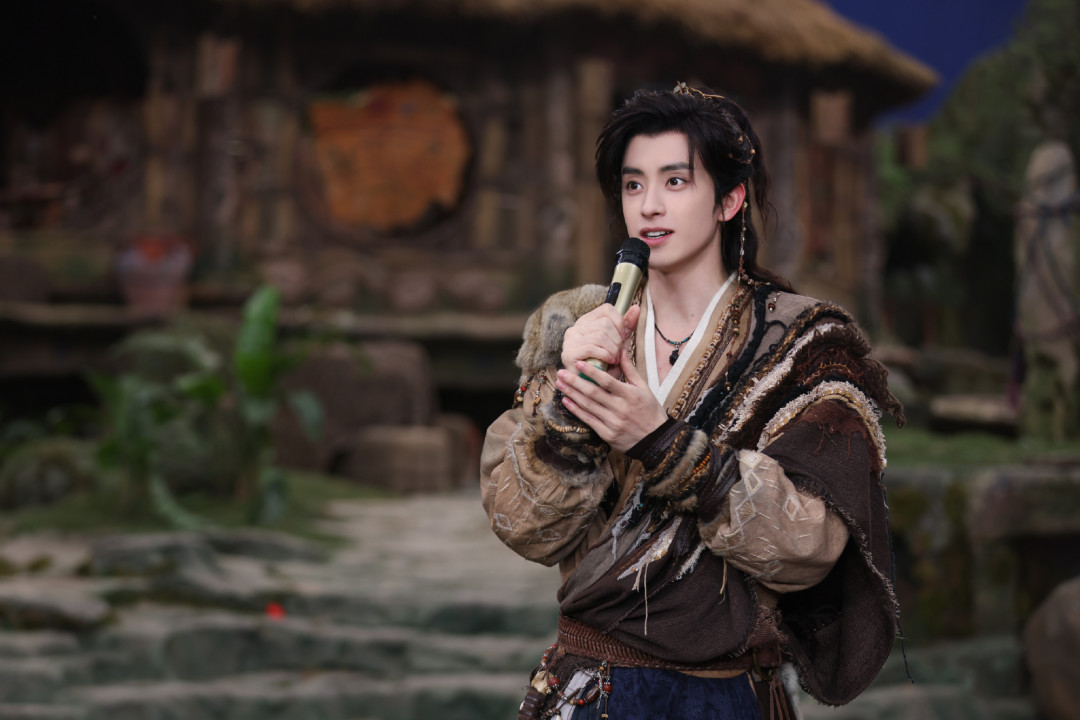 剧博押扑、白鹿包场：《师兄太稳健》今天中午开播，这部男频苟道剧值得追吗