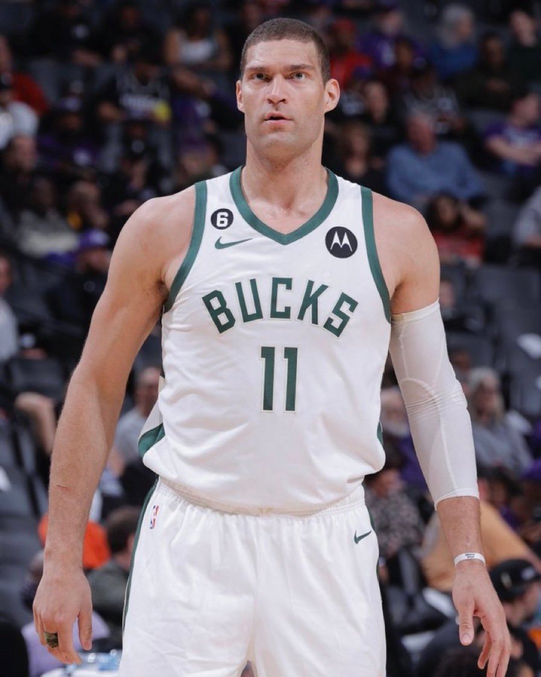 NBA官方晒顶级内线名单,38岁的洛佩斯和文班亚马同榜:他凭什么还在?