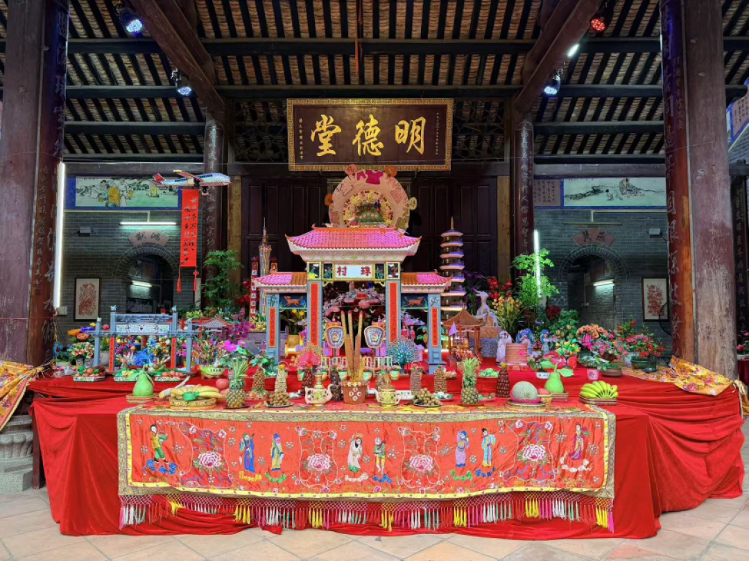 七夕限定变天了:喜茶找30个潮州阿姨钩手机包,抢不到别买黄牛价,“织女”们已经出图解了