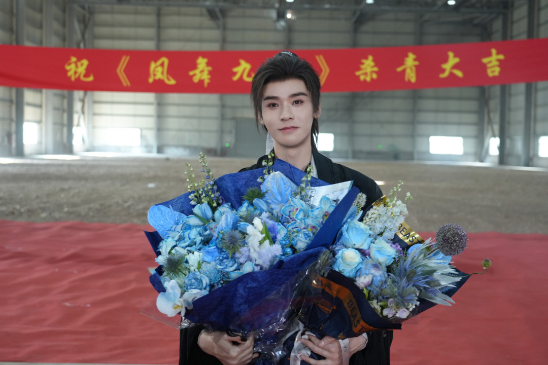 《凤舞九天》杀青、新版《绝代双骄》10月开机:古龙IP这波回潮,哪些值得等、哪些要防坑