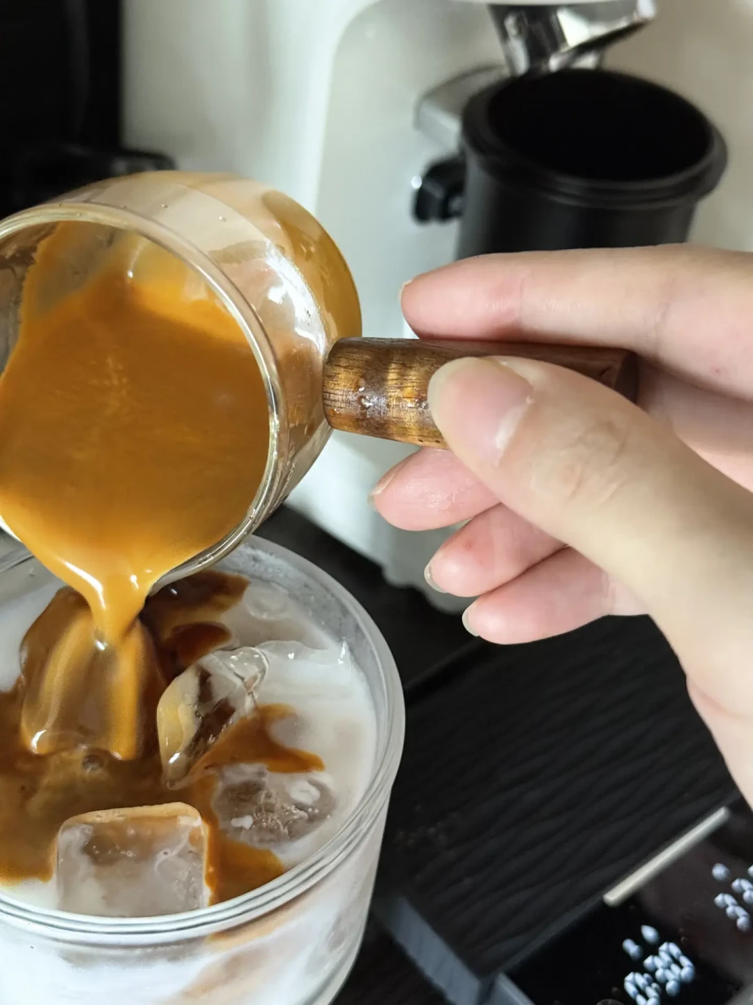 618买的半自动咖啡机，进入第二个月：我翻完全网的弃机帖，大多数人放弃不是因为懒，而是“没做明白”
