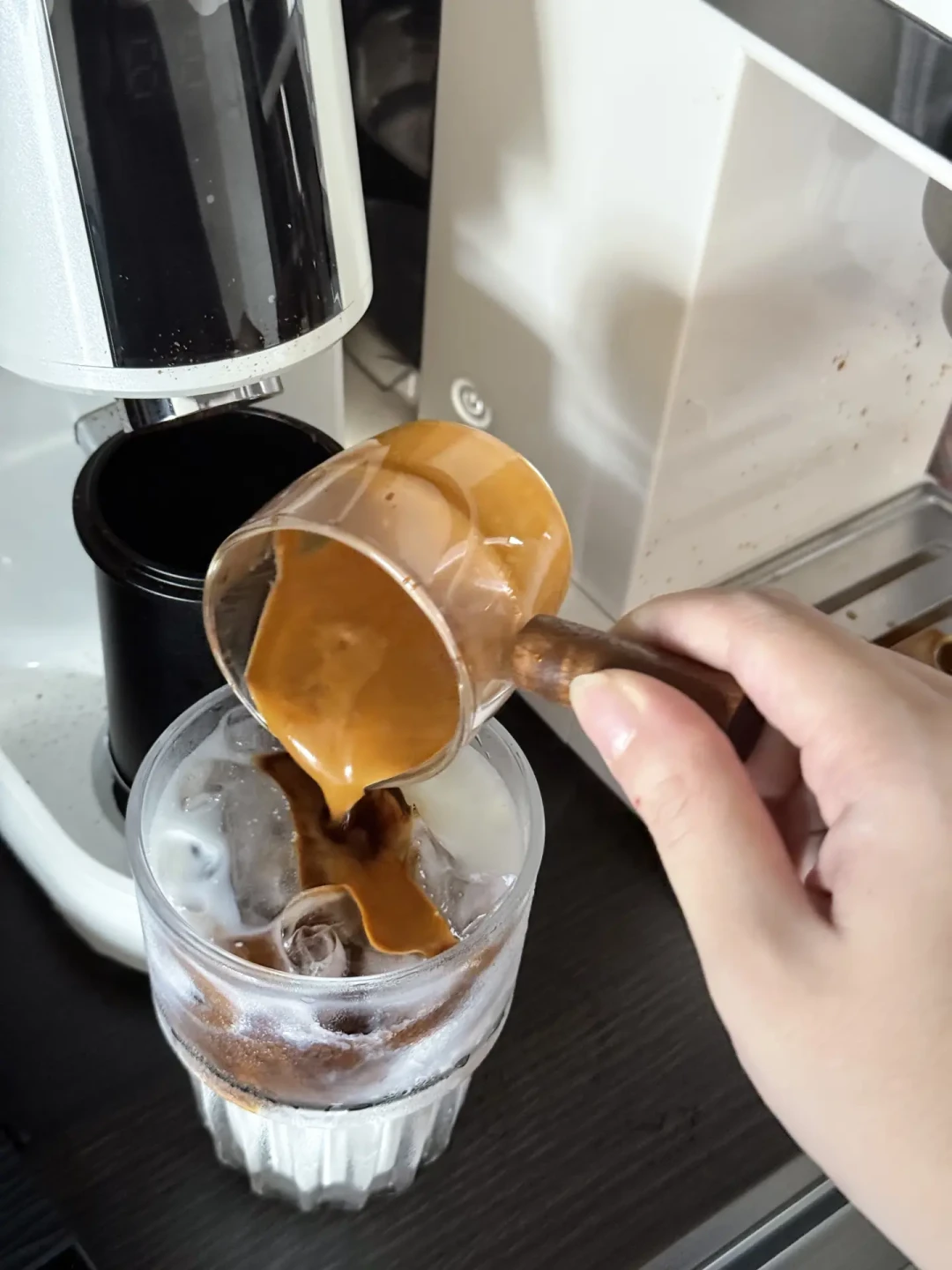 一边说像拖拉机,一边说比油烟机安静:半自动咖啡机的噪音到底该信谁