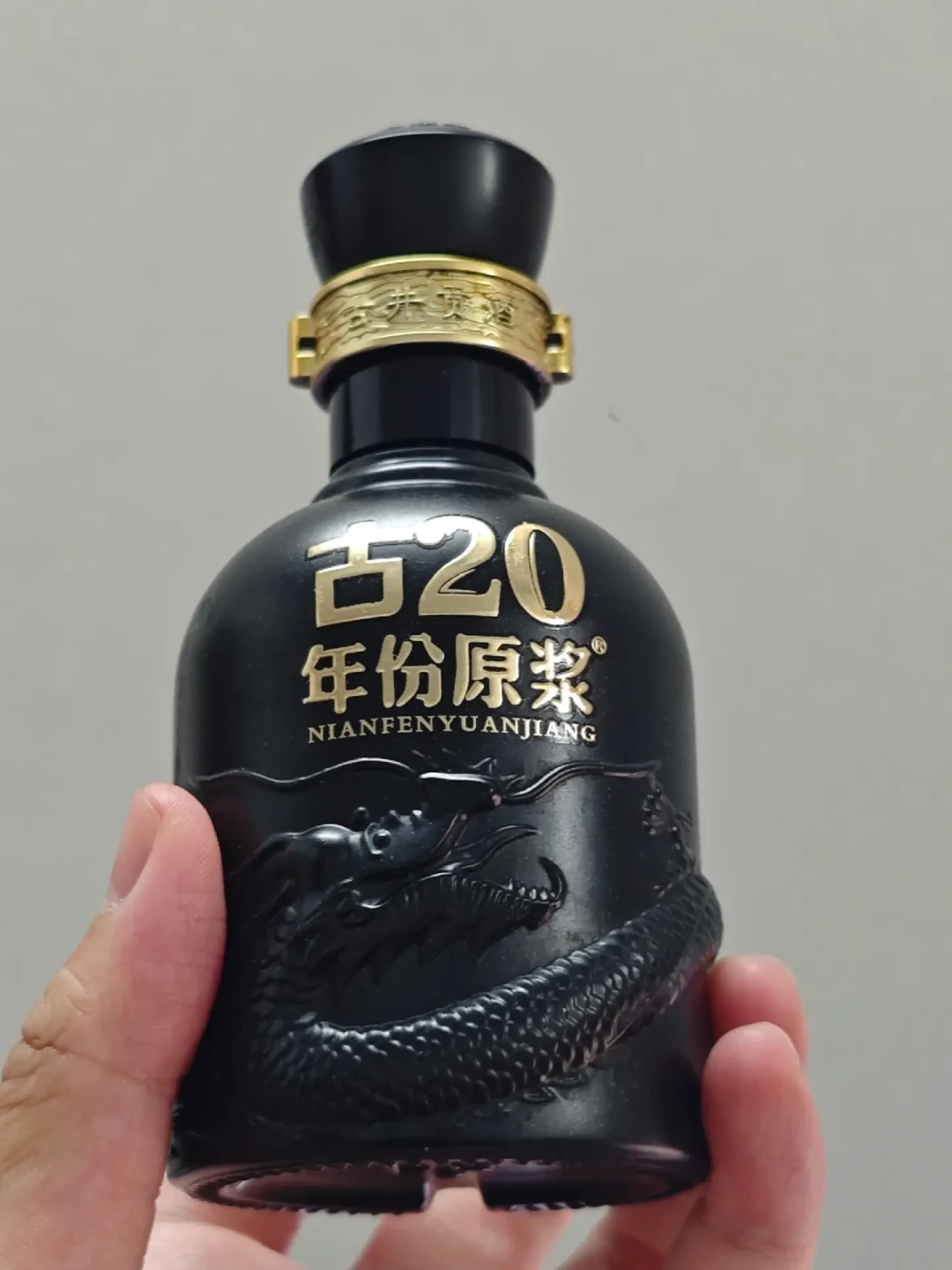 舍得Q2亏掉8600万，300元档浓香集体挤泡沫：自饮、宴请、送礼，各该买哪瓶