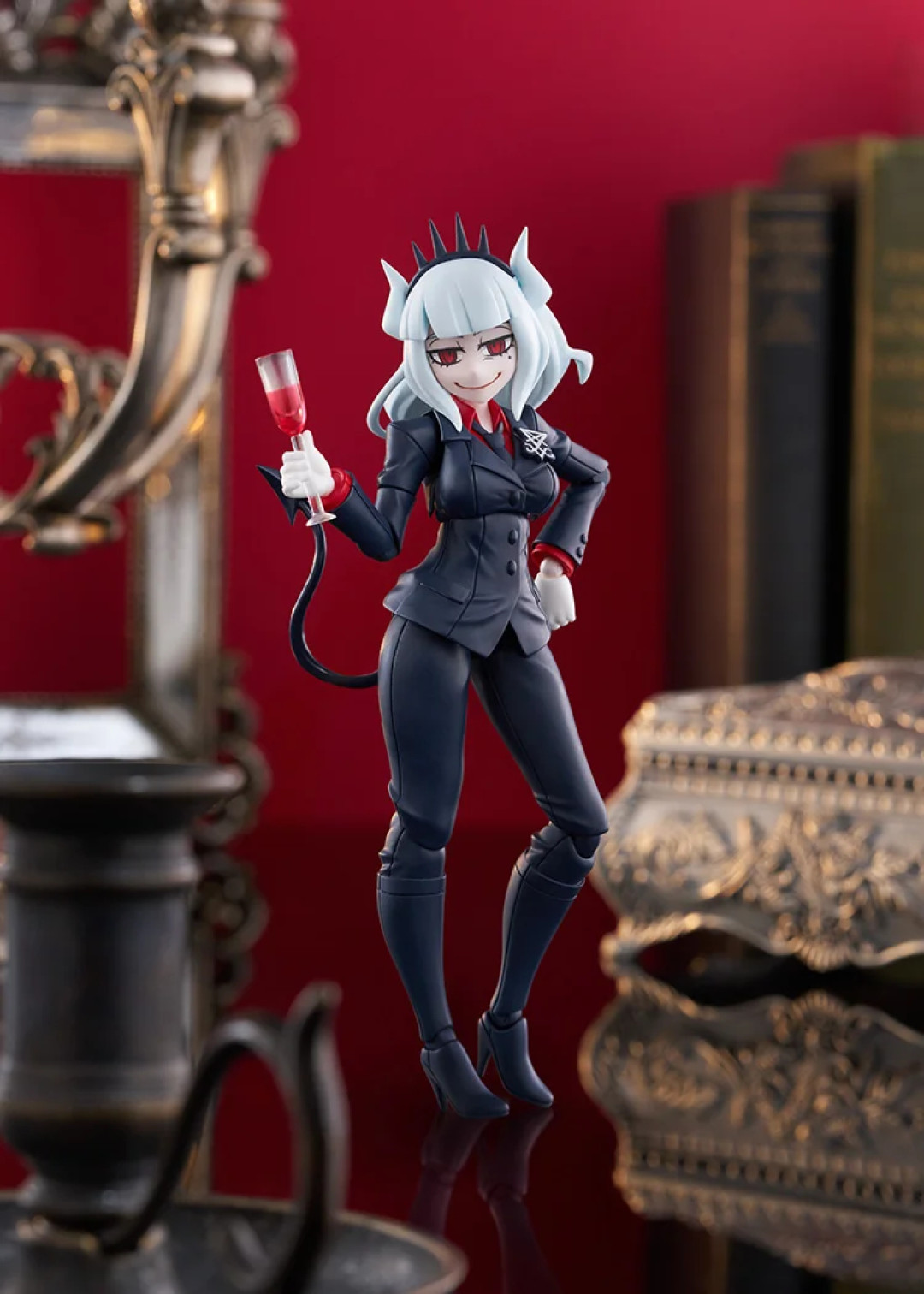 WF结束了，开订潮来了：初音1700元，兔毛手袋全款才269，今年秋天的手办怎么订？
