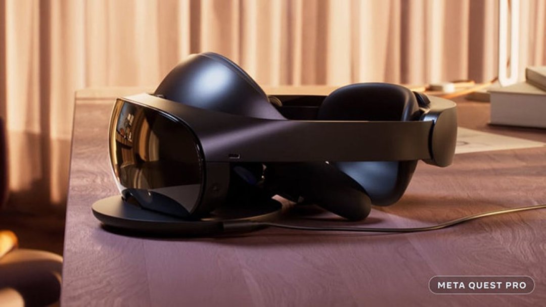 新品都在涨,这两台VR却逆势跳水:646美元的Quest Pro、300美元的PSVR2,清仓漏该不该捡?