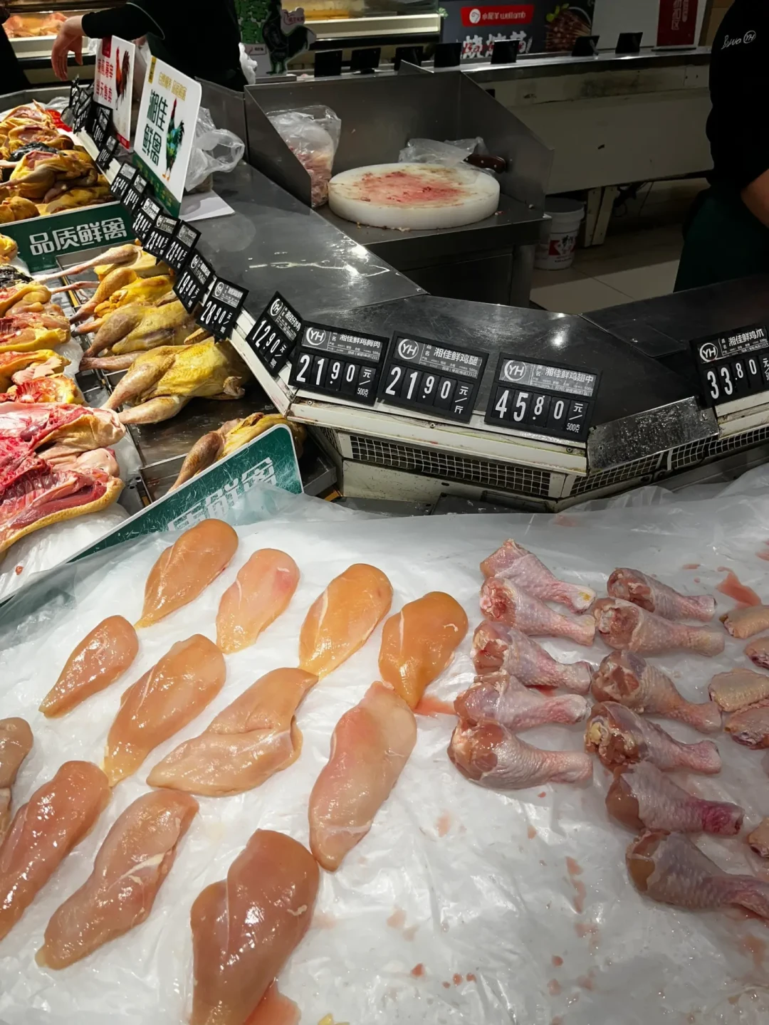 鸡苗收入同比涨87%，毛鸡价涨13.7%，超市鸡腿还7元一斤：肉食者联盟的窗口期囤鸡账，请收好