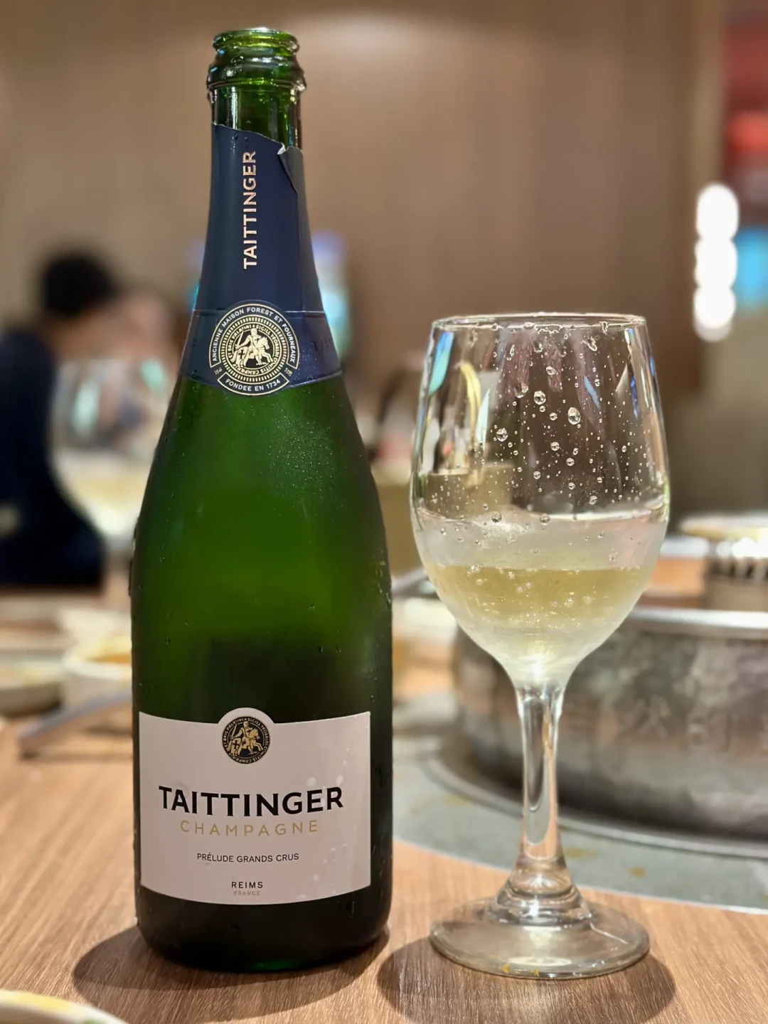 七夕买的香槟配什么吃？小龙虾是绝配，辣火锅要挑甜的，照着这张表点菜不浪费