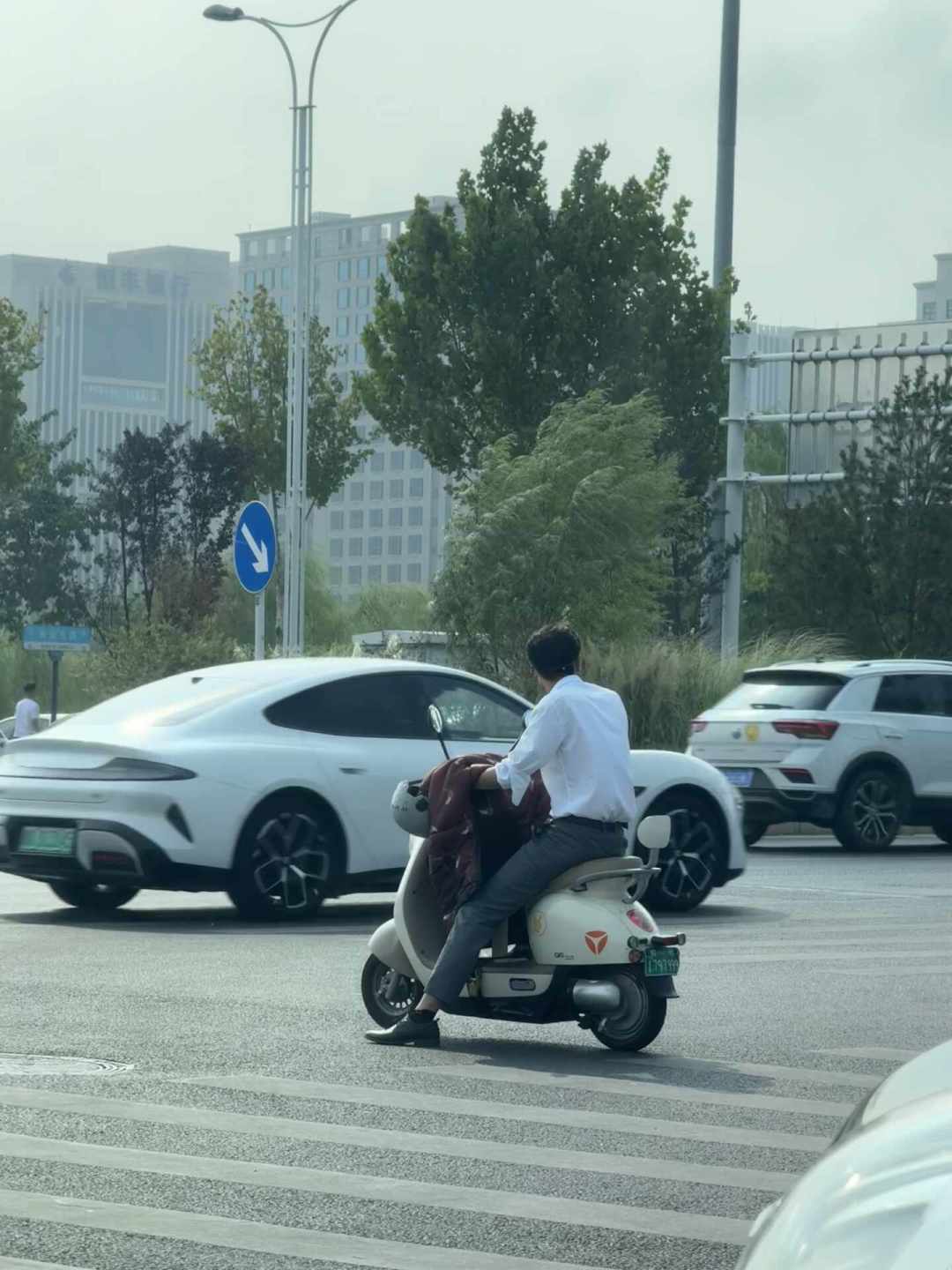 解限速2分钟跑80km/h,商家却被刑拘:解速的这3笔账,得先算清楚