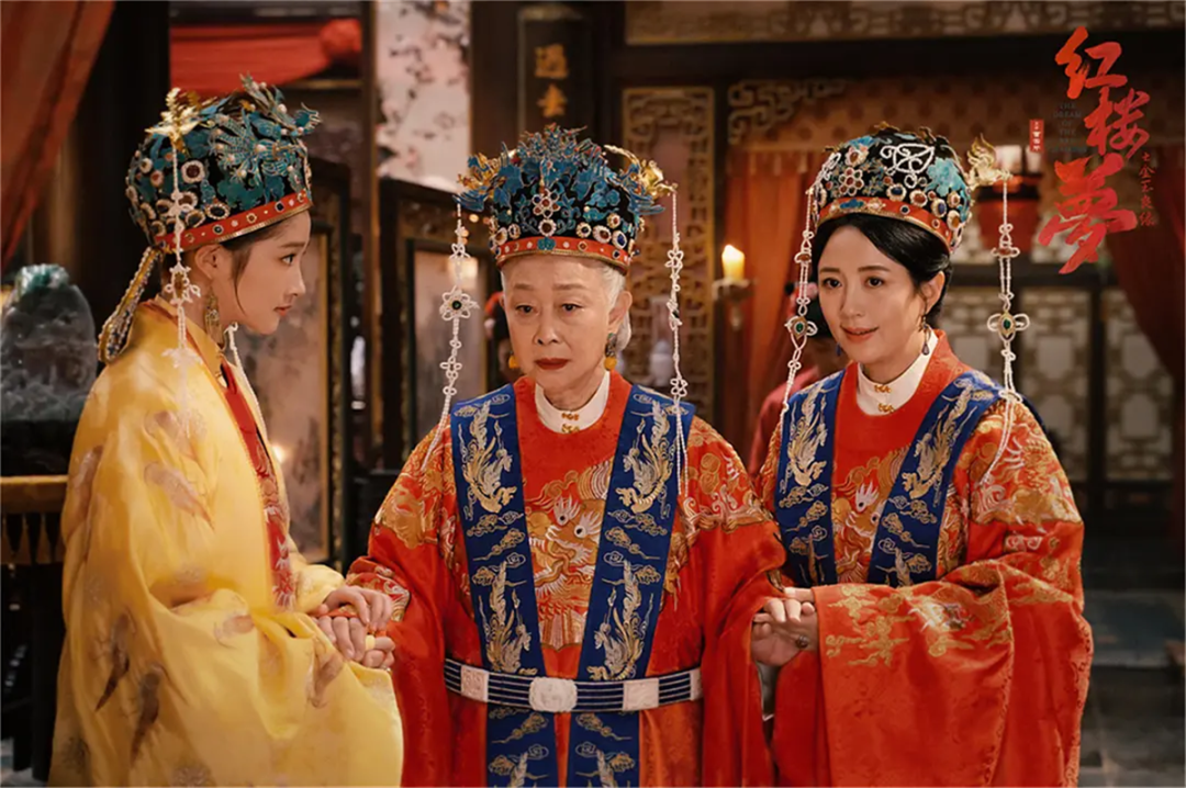 网传新《红楼梦》阵容出炉,贾母的角色还空着:回望37年,三位传奇女演员各有不甘