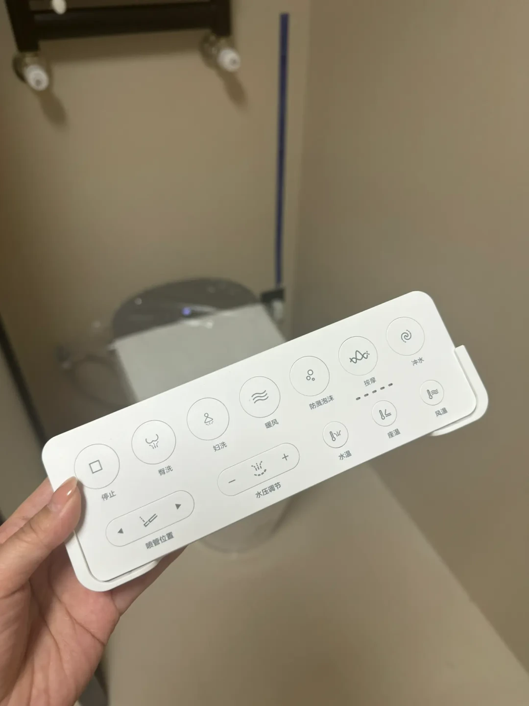 恒洁智能马桶的泡沫盾不是一次性功能：翻完全网评论区，我把这笔没人告诉你的耗材账算清楚了