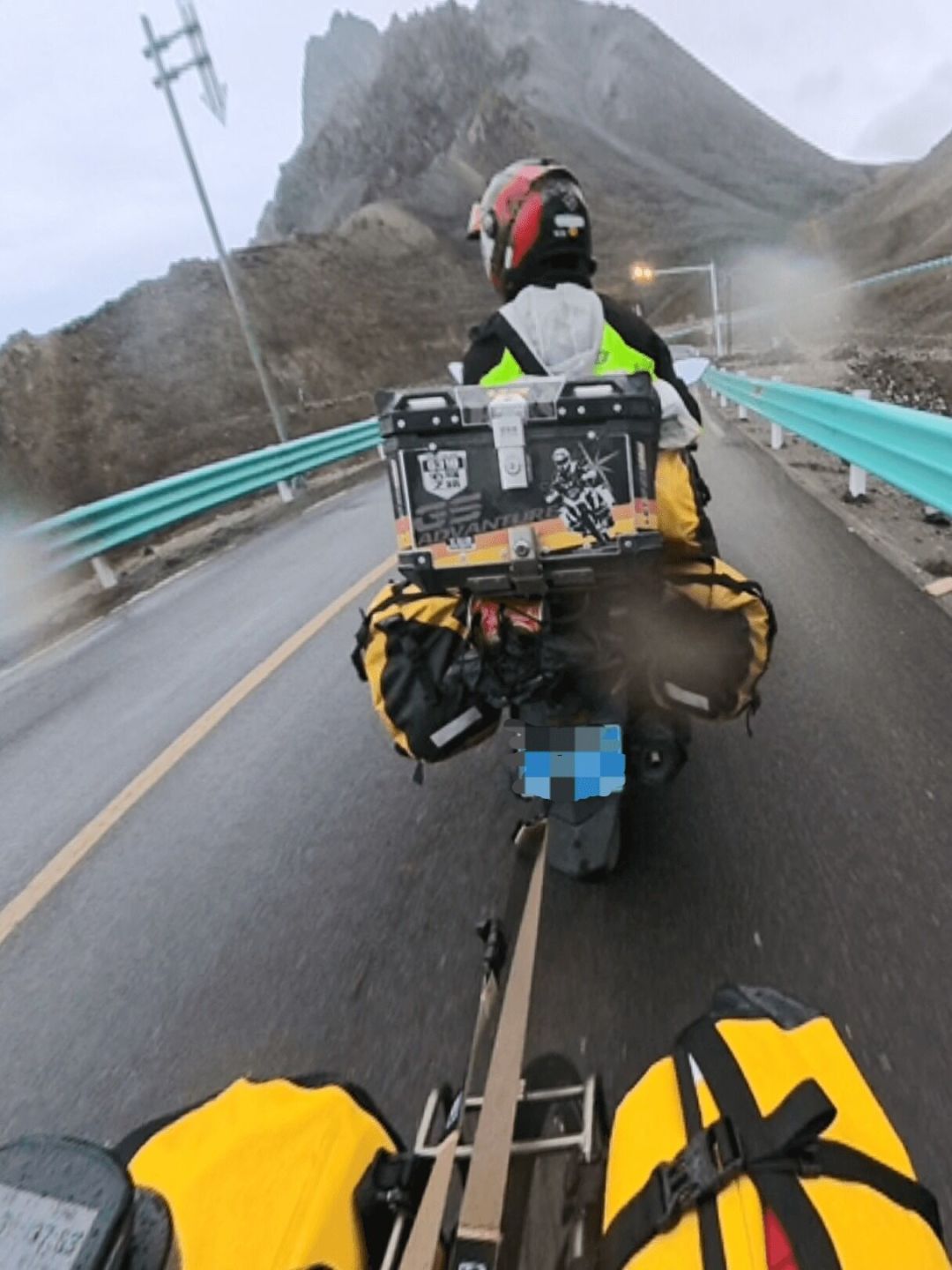 有人说进不去,有人说不用预约:2026年摩旅独库公路,先算清三条硬规则和一个灰色地带