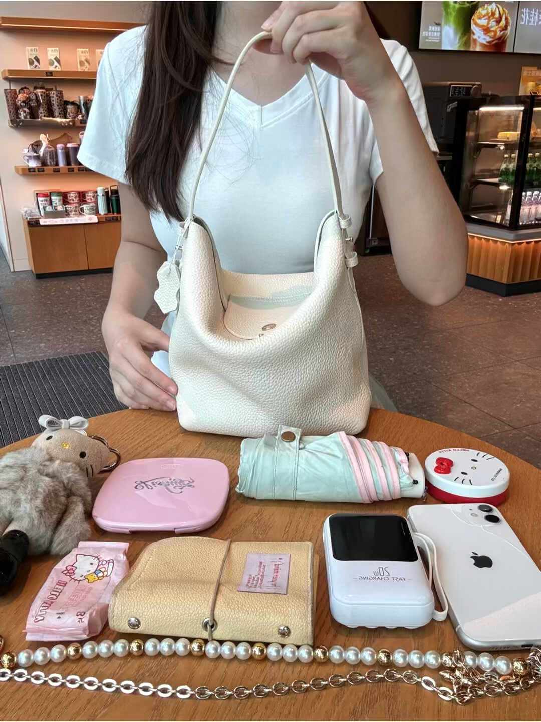 珑骧新水桶包一包难求:5色2尺寸、价格渠道和坑,我用全网购买帖整理出了真实情况