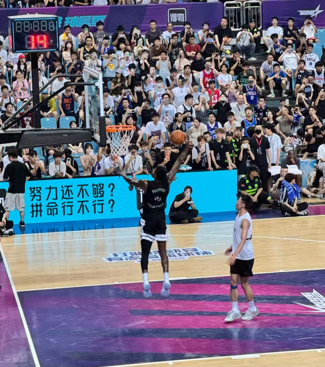 乔治101、白晶60：吵了三周，现在轮到伦纳德应考了