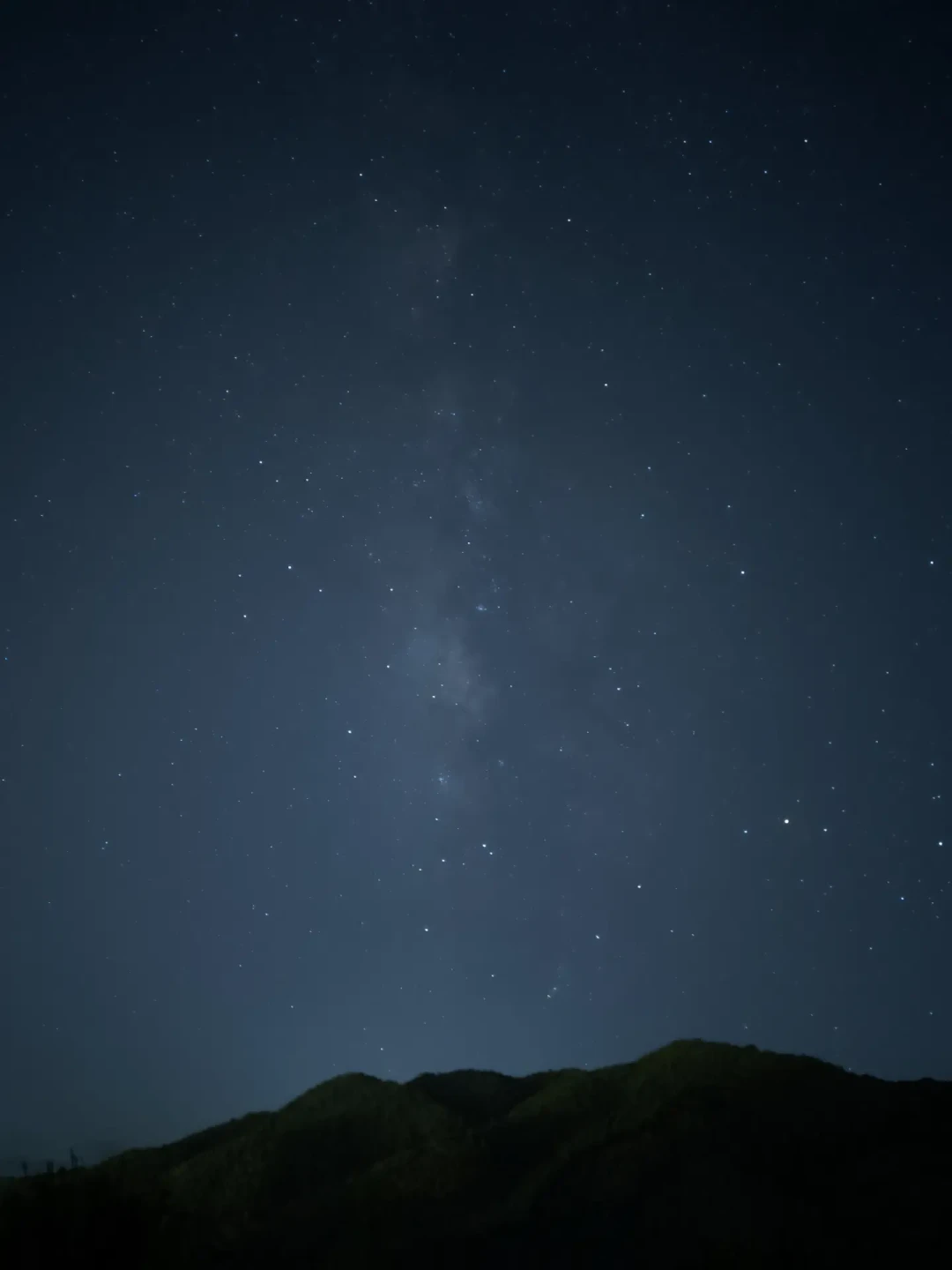 你刷到的流星雨可能一半是AI做的:4个物理破绽教你一眼鉴假,实拍党该守的红线也说清