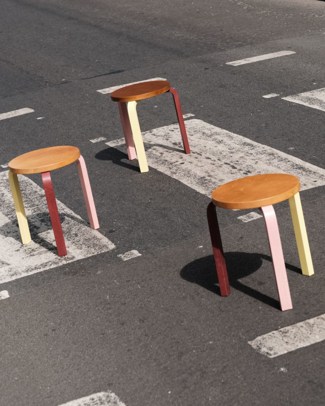 Paul Smith × Artek 联名限量凳出到第三代:三版一次补货,415美元追不追?