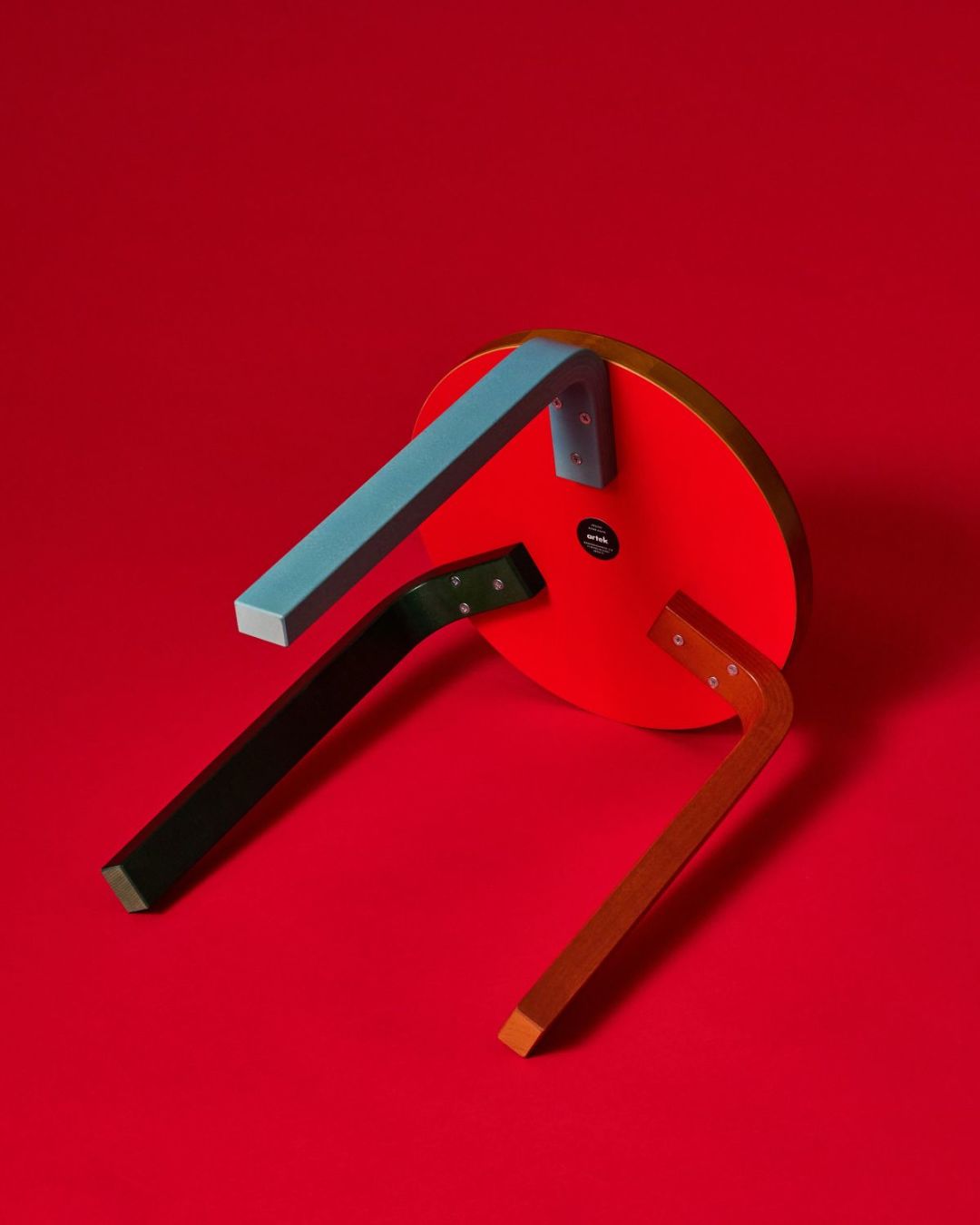 Paul Smith × Artek 联名限量凳出到第三代:三版一次补货,415美元追不追?