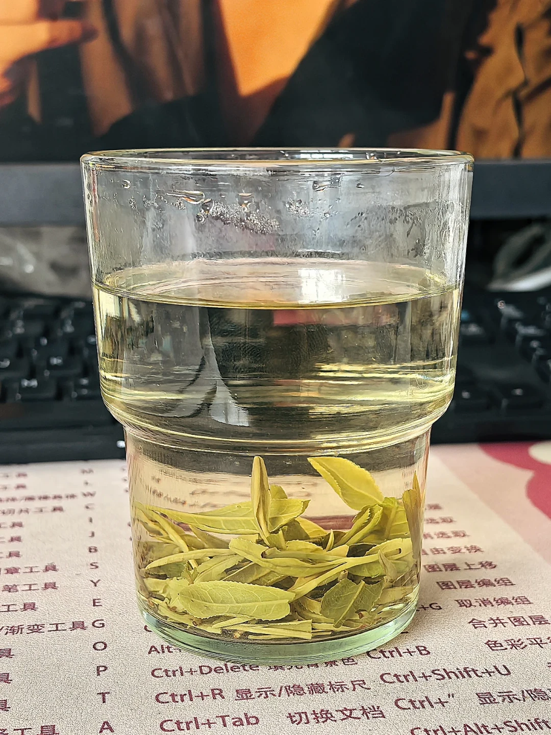 手工茶真是智商税吗?翻了研究数据和茶厂成本账,整理出一套不用仪器的四步验真法
