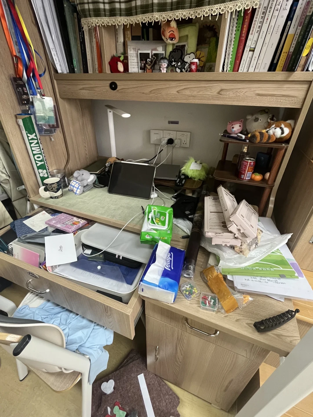 宿舍书桌别急着爆改:第一笔100块按这个顺序花,3类东西先别碰