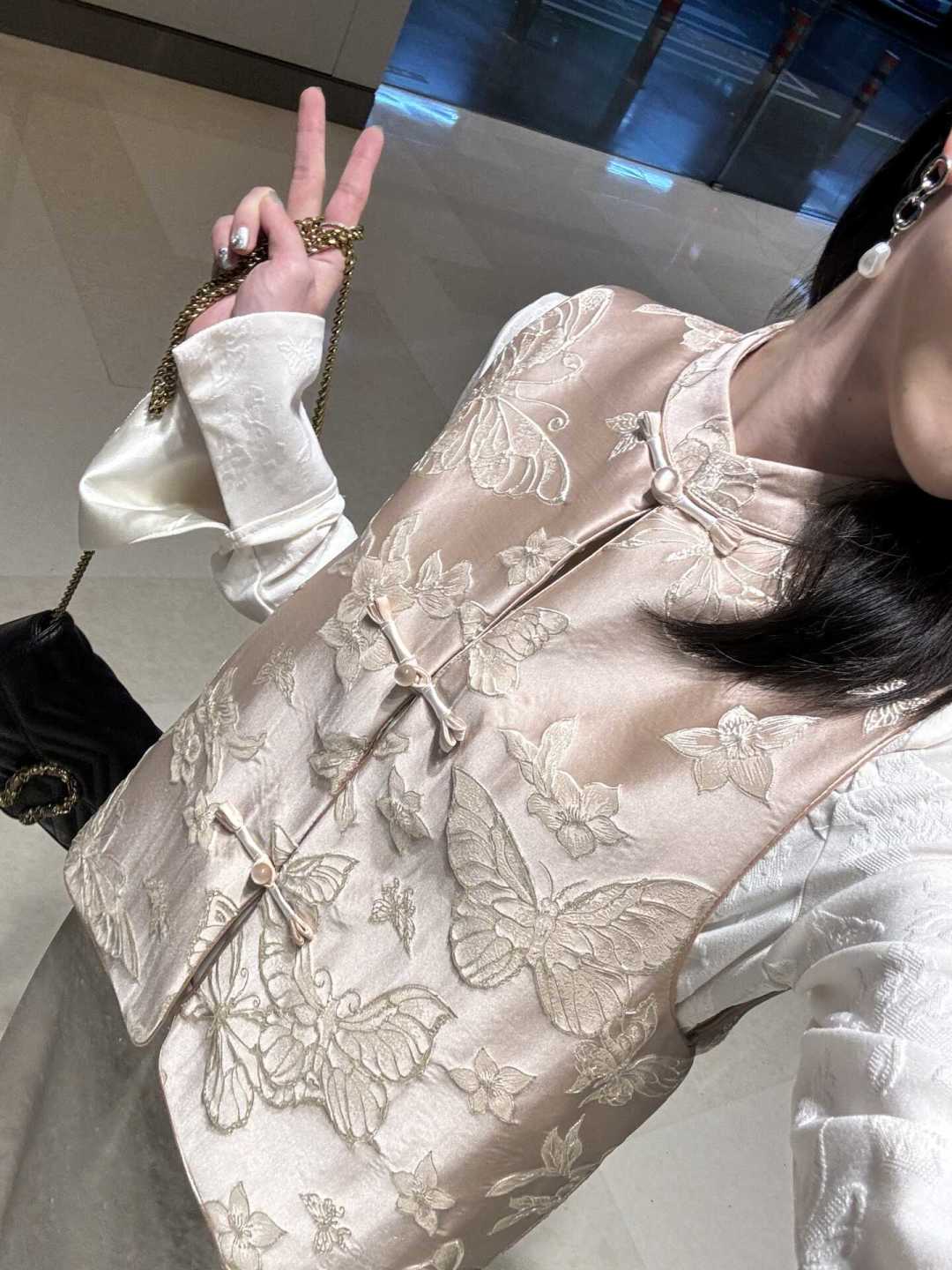 一穿就变