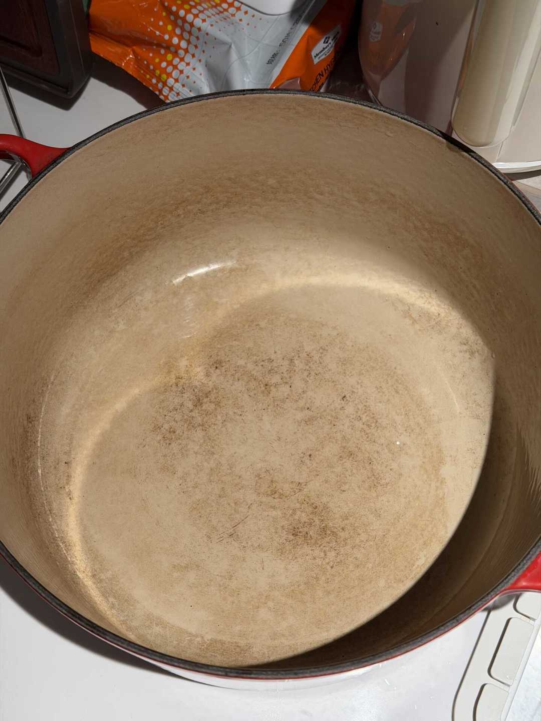 珐琅锅“跌落神坛”?翻了三个平台的评论区,我发现塌的不是锅,是溢价