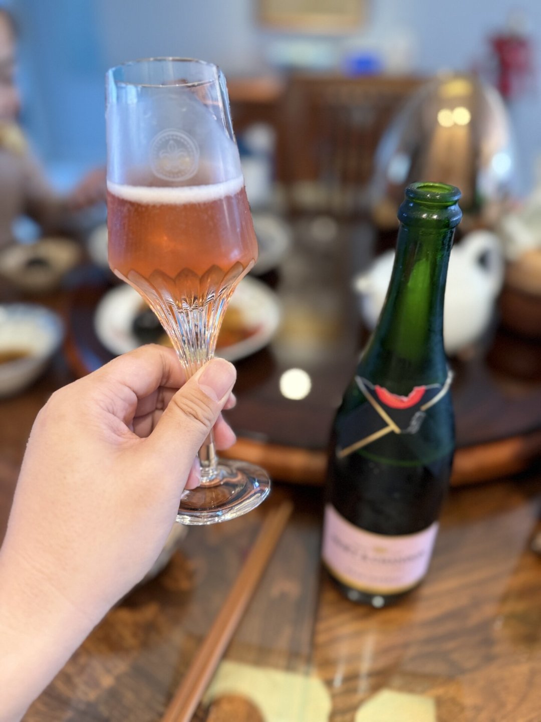 从不到300涨到400+，酩悦变贵了：七夕夜的香槟，到底该买哪一支