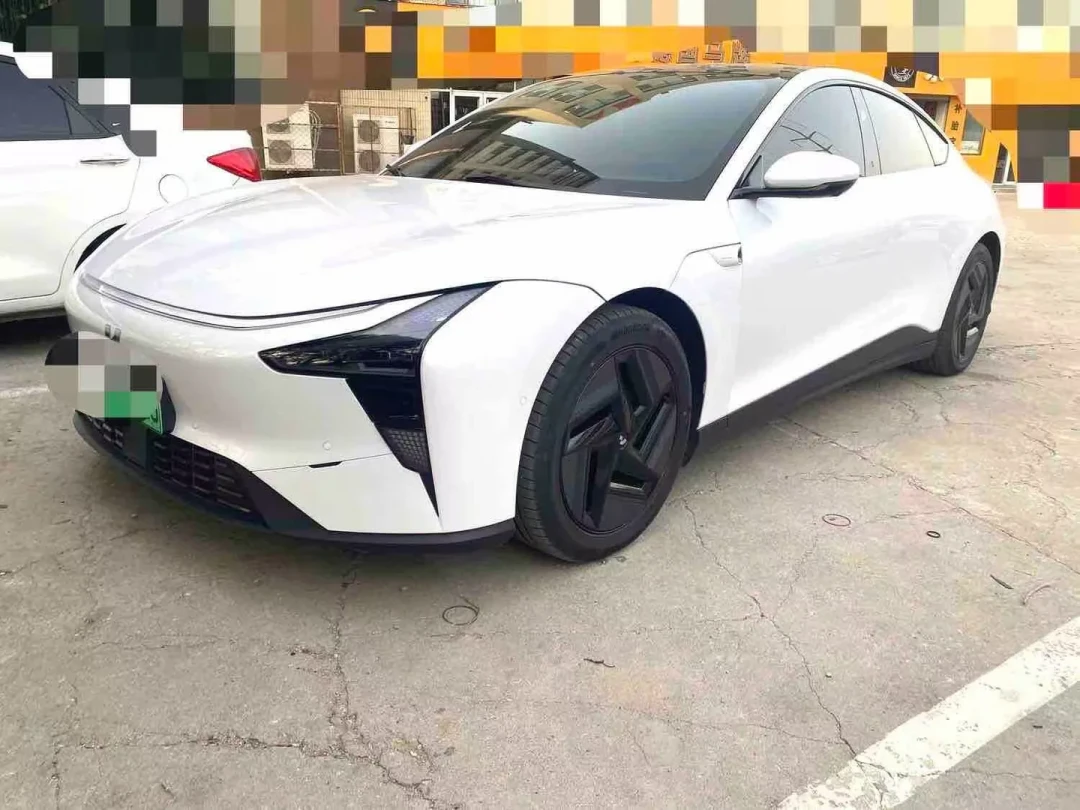 准新极越01/07降到10万出头：吉利接售后的这台“倒闭车”，还能抄底吗？