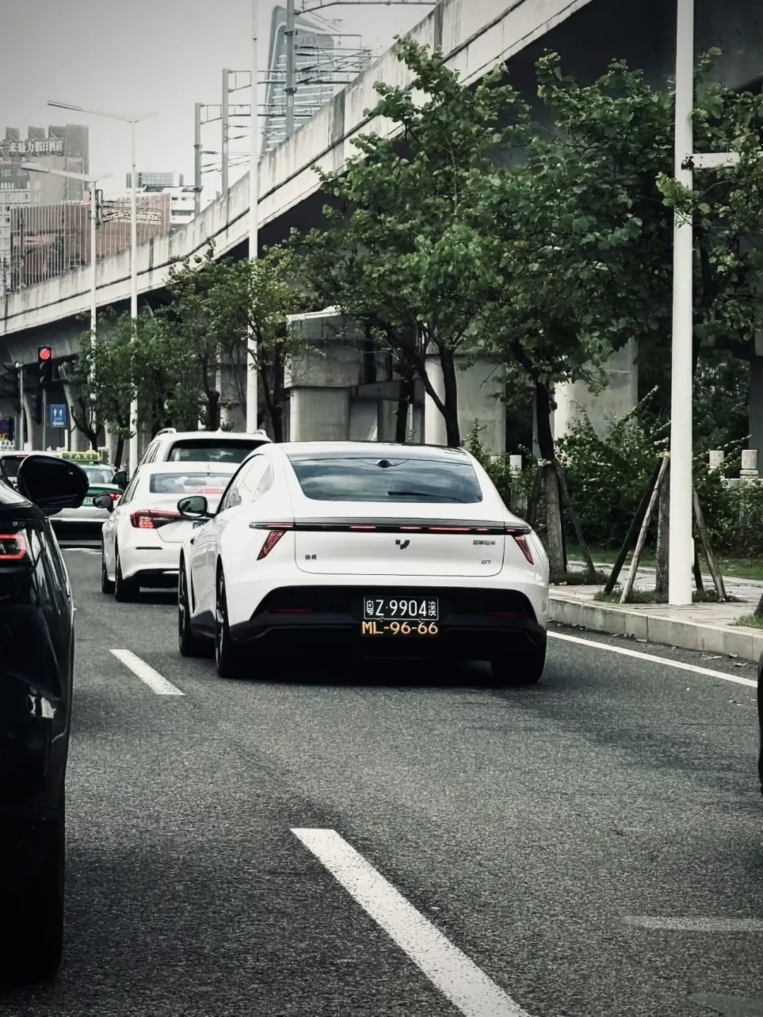 准新极越01/07降到10万出头：吉利接售后的这台“倒闭车”，还能抄底吗？