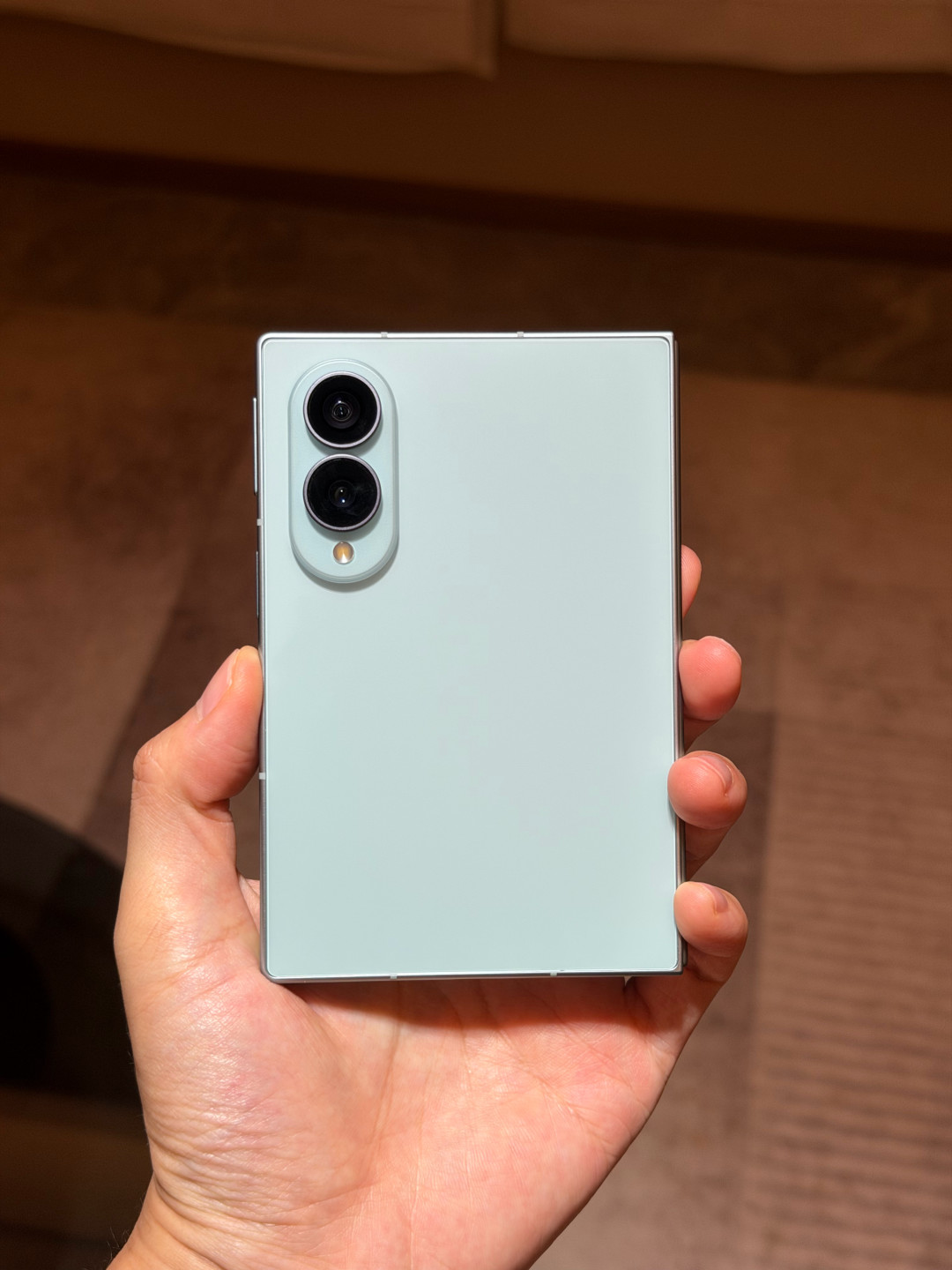 可维修性满分10/10！Fairphone 6+发布：电池、屏幕、USB-C全能自己换，但我不建议海淘