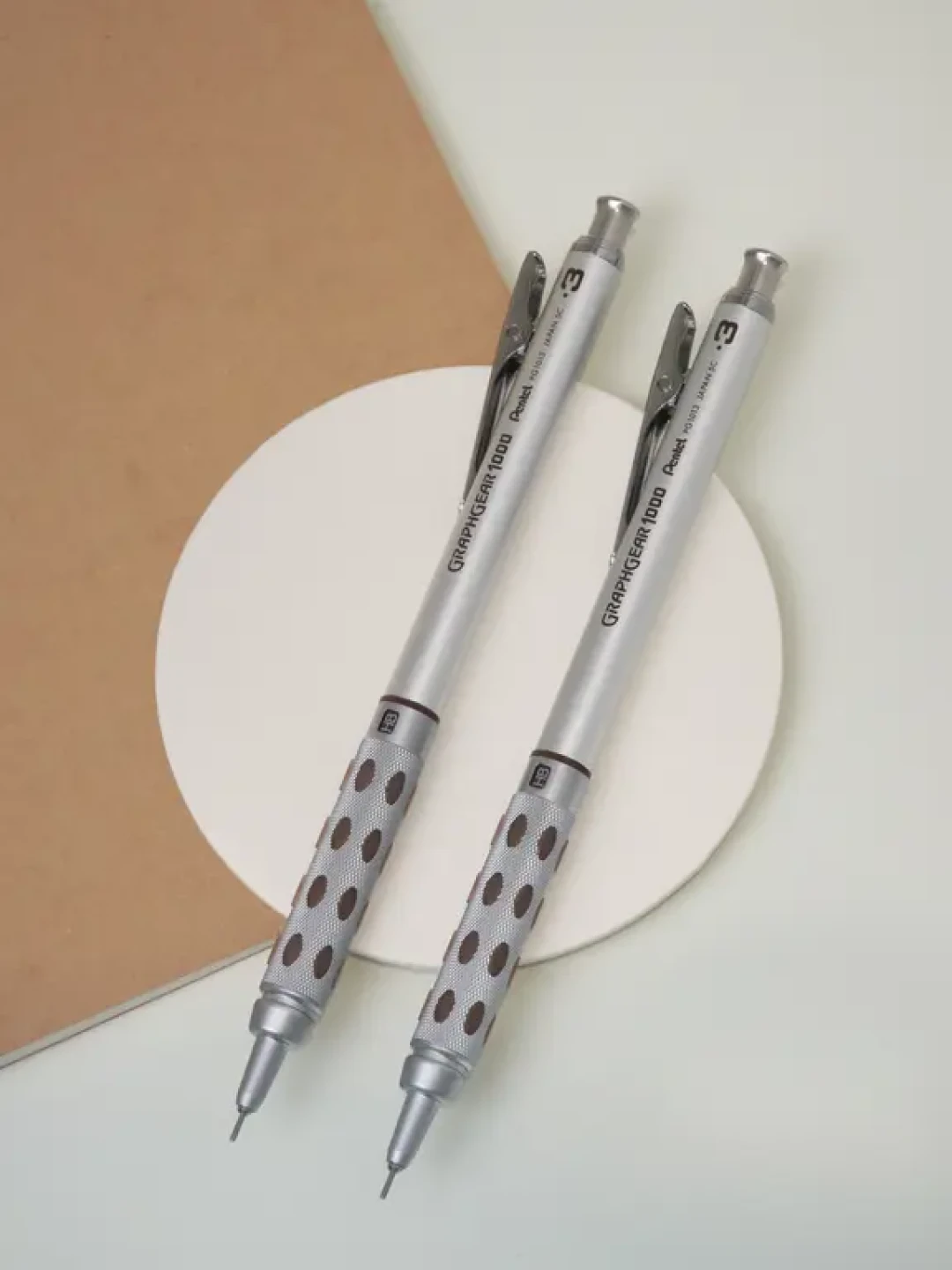 菲尔兹奖得主王虹的同款铅笔被买断货:派通这支40元的自动铅笔,溢价到100元还值得买吗
