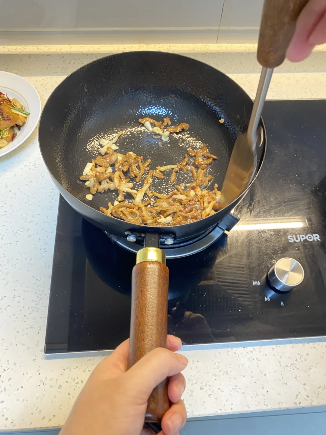 钛锅火了半年，第一批用户开始