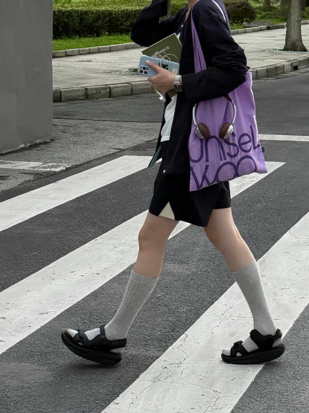 摇摇鞋火成一团,