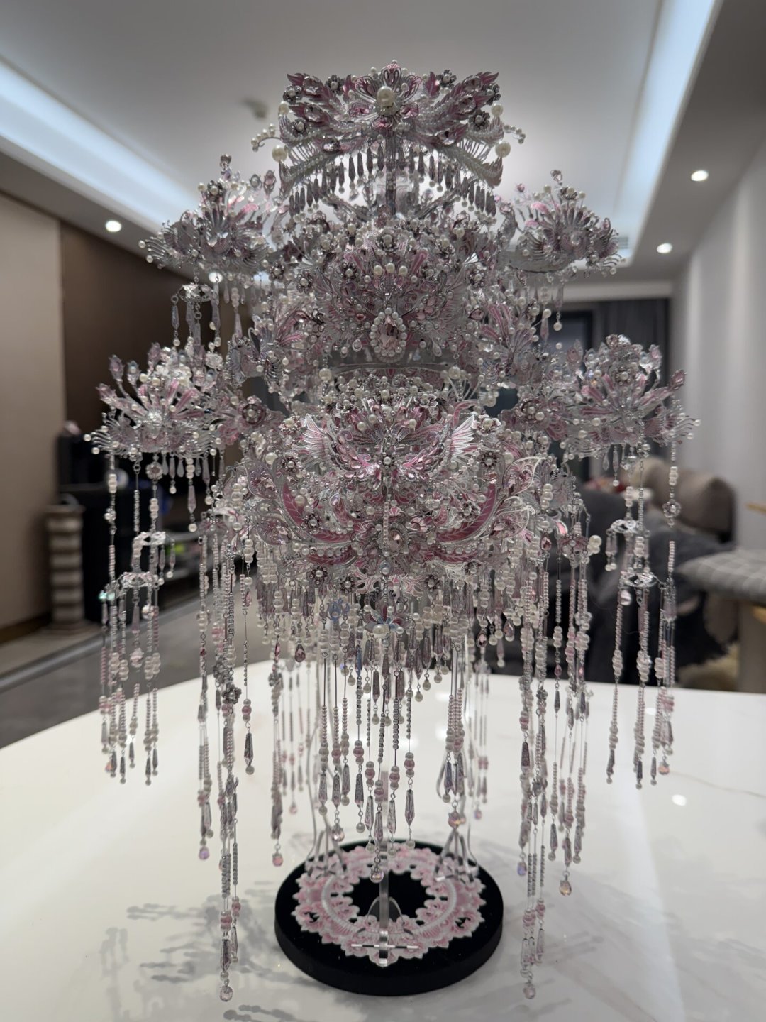 凤冠1288元,代拼600元:七夕送婚嫁主题金属拼图前,先算清这笔账