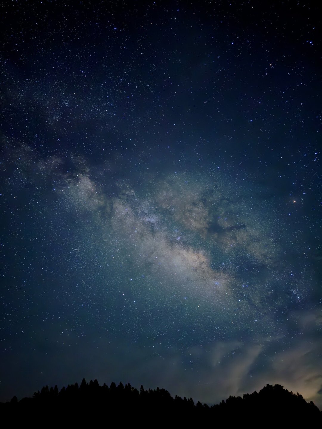 英仙座流星雨结束了，星空还没散场：三种预算抓住银河收官窗口，附下半年天象日历