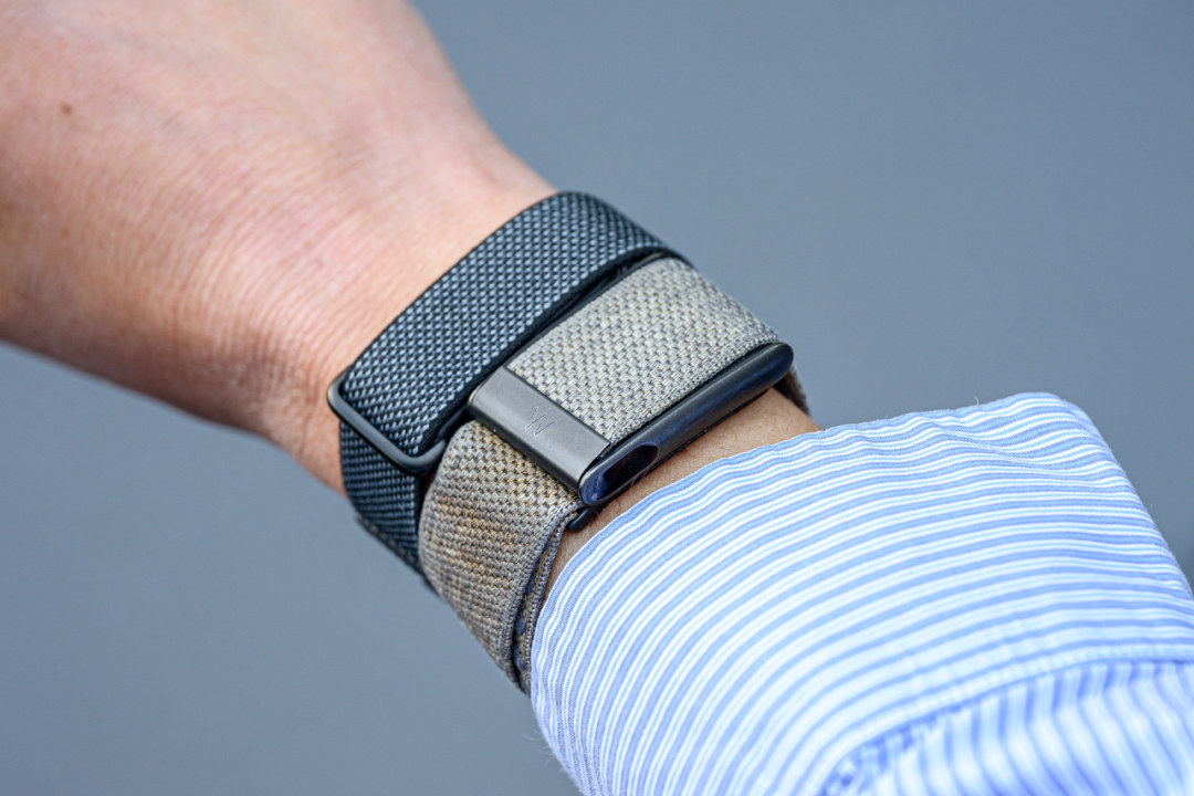 发售一百天,Fitbit Air从加价300跌到6XX:渠道、门槛和适合谁,一次说清