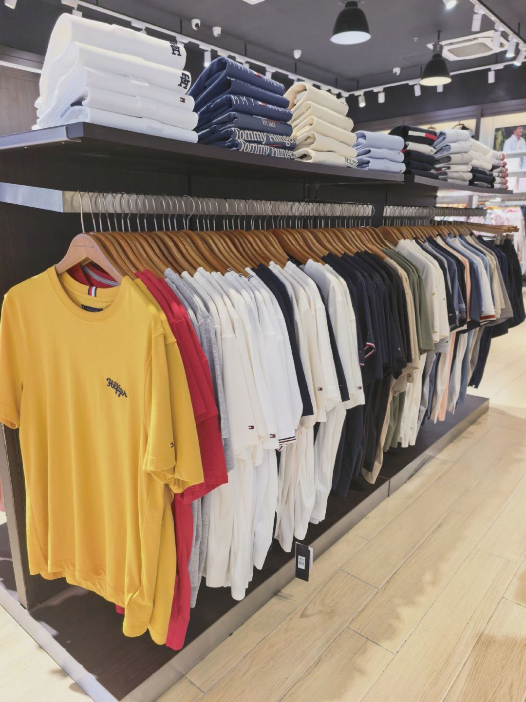 吊牌价590，奥莱价177：我把汤米希尔费格10多家奥莱店的实价整理出来了