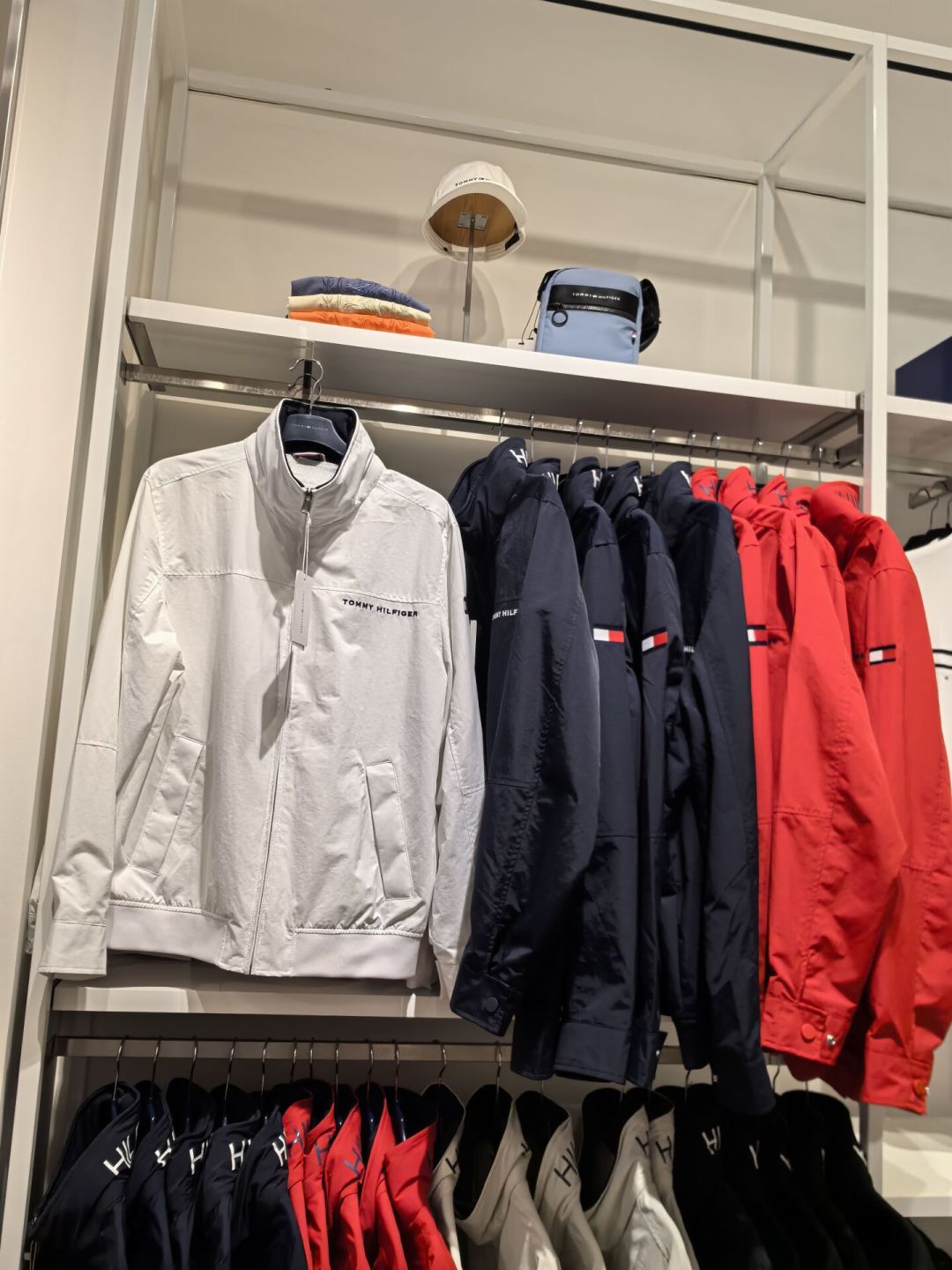 吊牌价590，奥莱价177：我把汤米希尔费格10多家奥莱店的实价整理出来了
