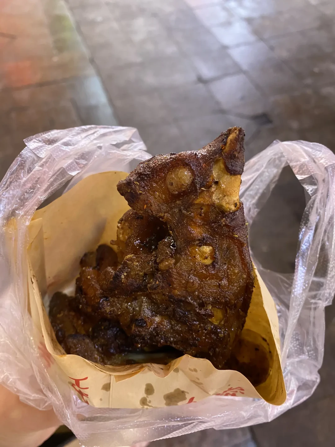 一句“爹们”干垮一家烤猪蹄店：开餐厅的你该看的不是热闹，是这3个错误